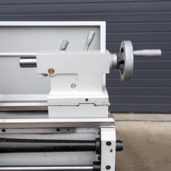 NOVA 230A manuell metalldreiebenk 1,5 kW, senteravstand 910 mm