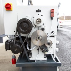 NOVA 230A manuell metalldreiebenk 1,5 kW, senteravstand 910 mm