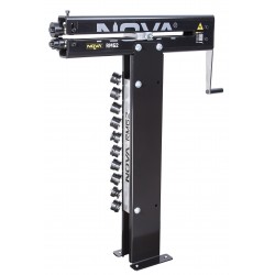 NOVA RM46 Pro-falsemaskin med stativ, designet og produsert i Finland.