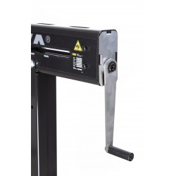 NOVA RM46 Pro-falsemaskin med stativ, designet og produsert i Finland.