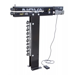 NOVA RM46 Pro-falsemaskin med stativ, designet og produsert i Finland.