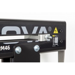 NOVA RM46 Pro skæremaskine med stativ, designet og fremstillet i Finland.