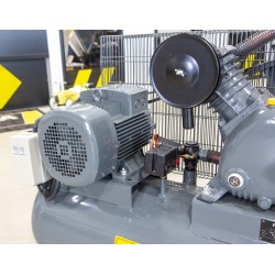 NOVA 068 Air Compressor