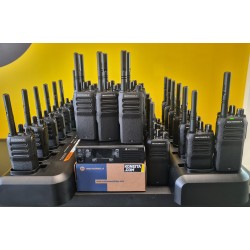 Motorola MOTOTRBO R2 VHF-käsiraadio professionaalseks kasutamiseks.