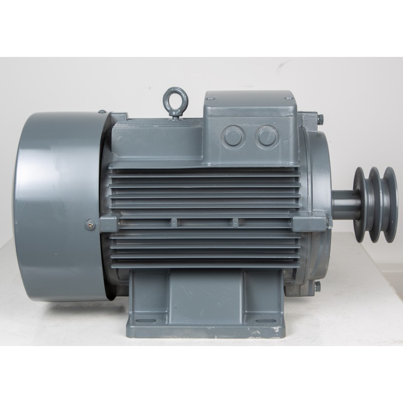 098 Kompressorin moottori 7500W/380V