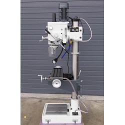 NOVA 40H Drilling/Milling Machine (feeding)