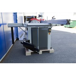 NOVA 12 Panel Saw with a scoring blade