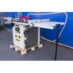 NOVA 12 Panel Saw with a scoring blade