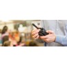 MOTOROLA VX-261 5 W UHF 16-KANALS PROFESJONELL RADIO MED KRAFTIG 2300 MAH-BATTERI. IP55 VANN- OG STØVTETT.